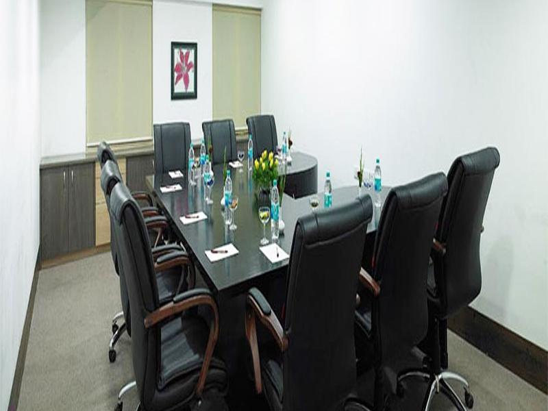Royal Orchid Golden Suites Pune Eksteriør billede