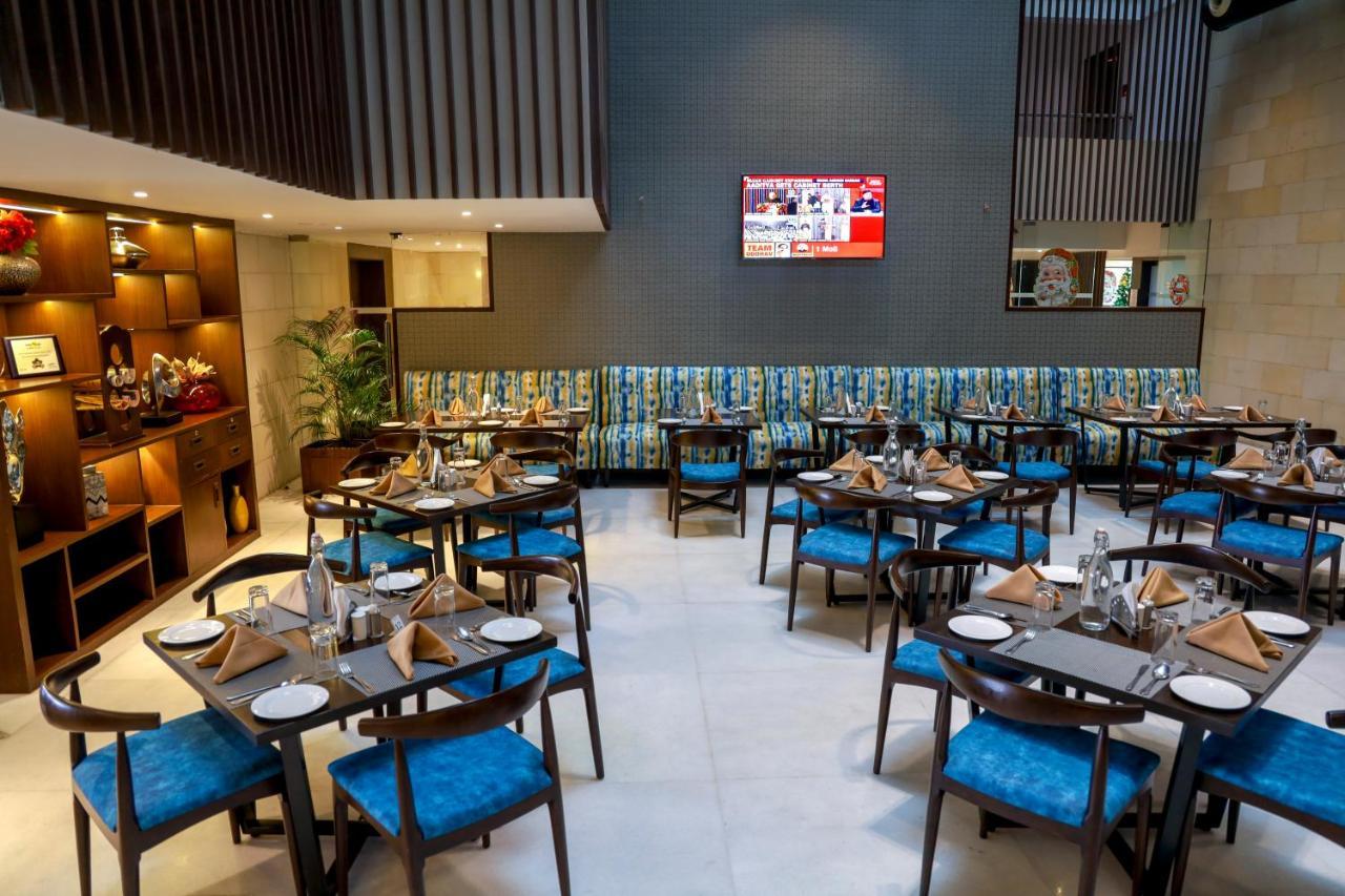 Royal Orchid Golden Suites Pune Eksteriør billede