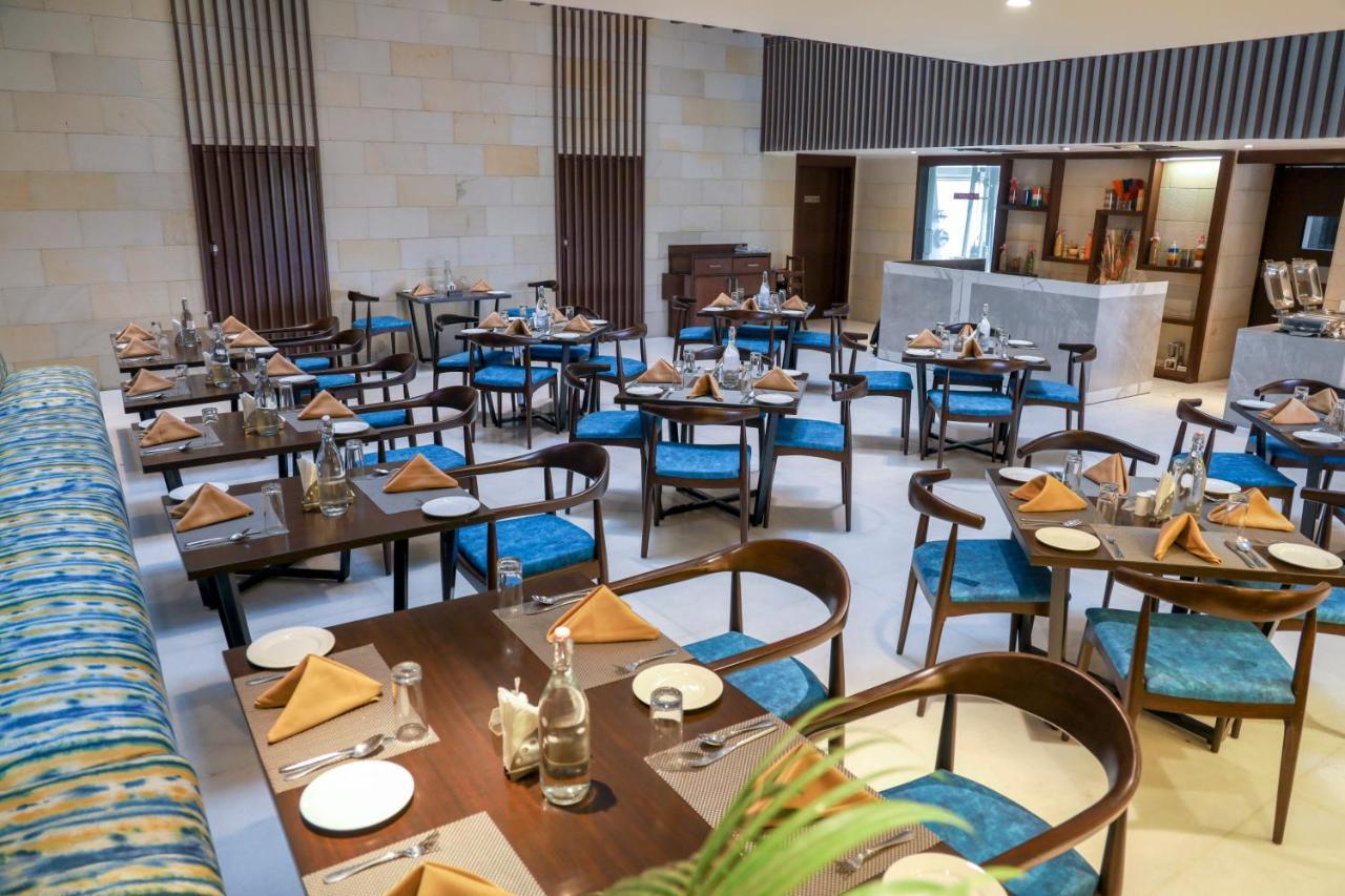 Royal Orchid Golden Suites Pune Eksteriør billede