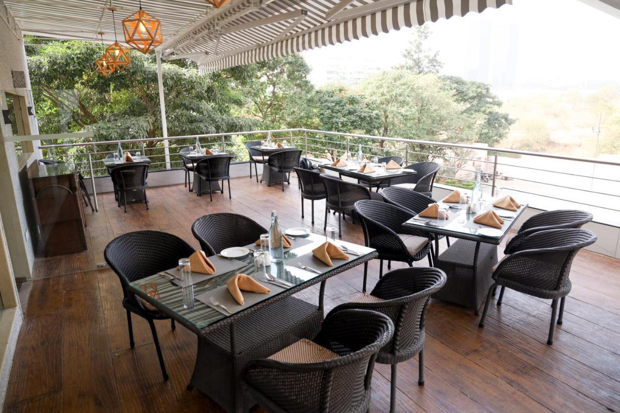 Royal Orchid Golden Suites Pune Eksteriør billede